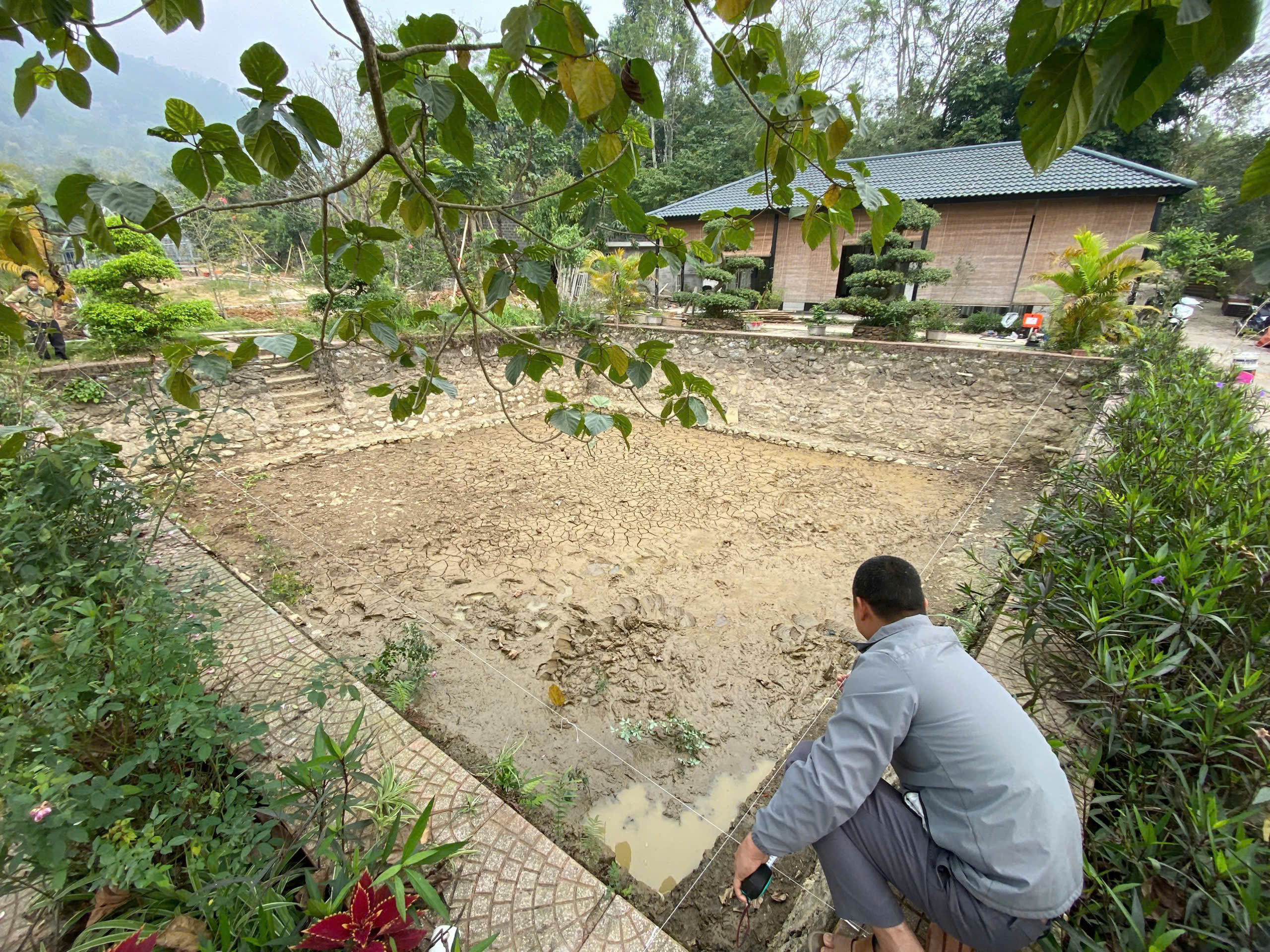 Thi công bể bơi khu nghỉ dưỡng Đồng Gội, Lương Sơn - Hòa Bình